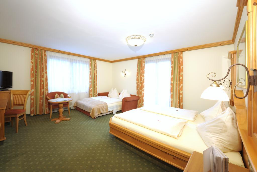 Hotel Garni Alpenland Altenmarkt im Pongau Eksteriør bilde