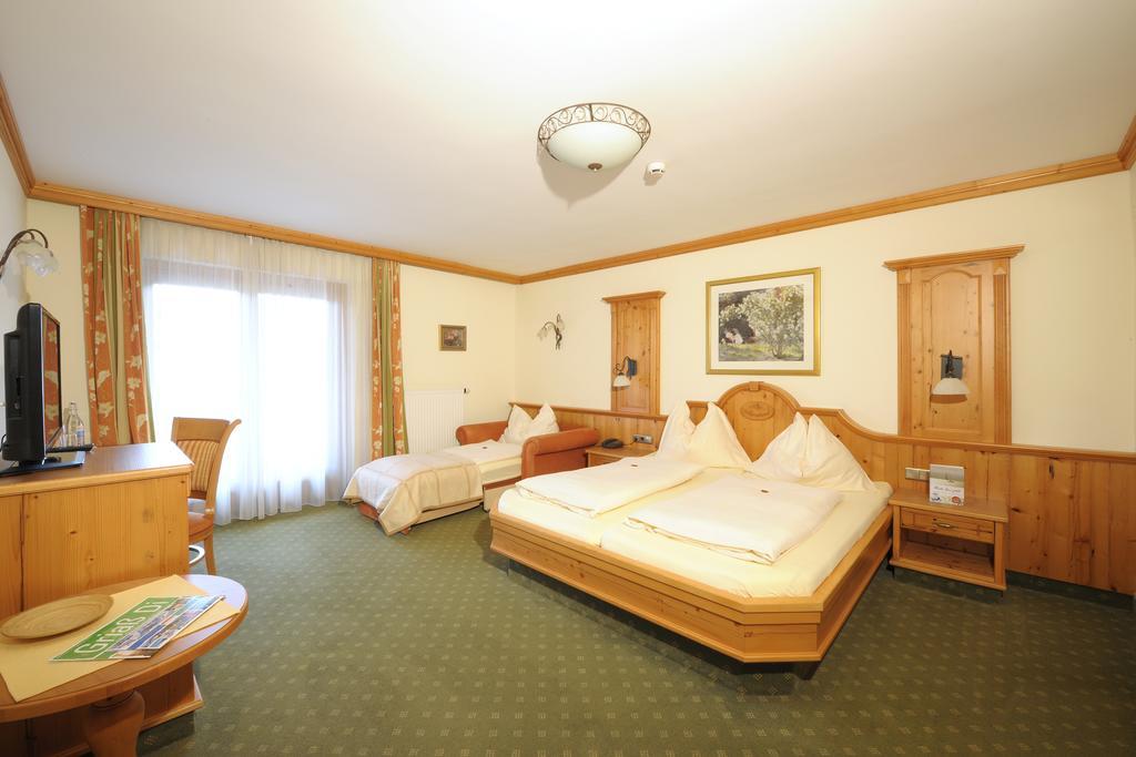 Hotel Garni Alpenland Altenmarkt im Pongau Eksteriør bilde